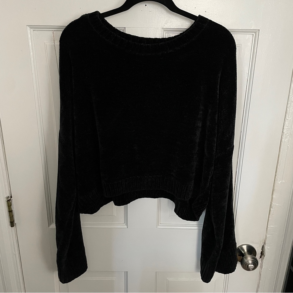 Hollister Black Crop Chennile Sweater, Crew Neck Size L